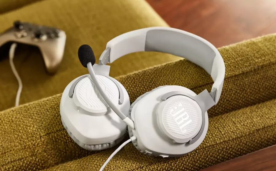 White JBL Quantum 100 Gaming Headset